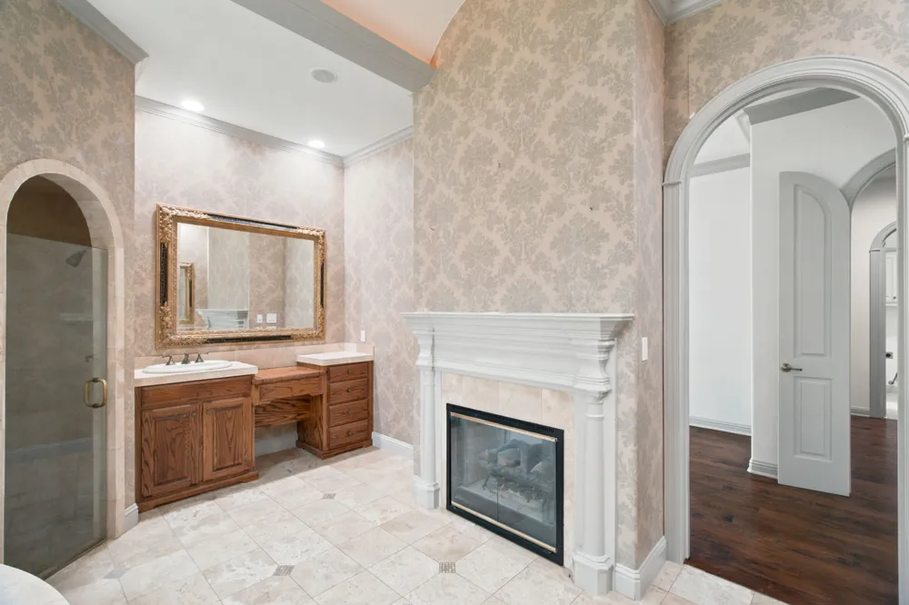 2001 Thames Trail Colleyville, TX 76034