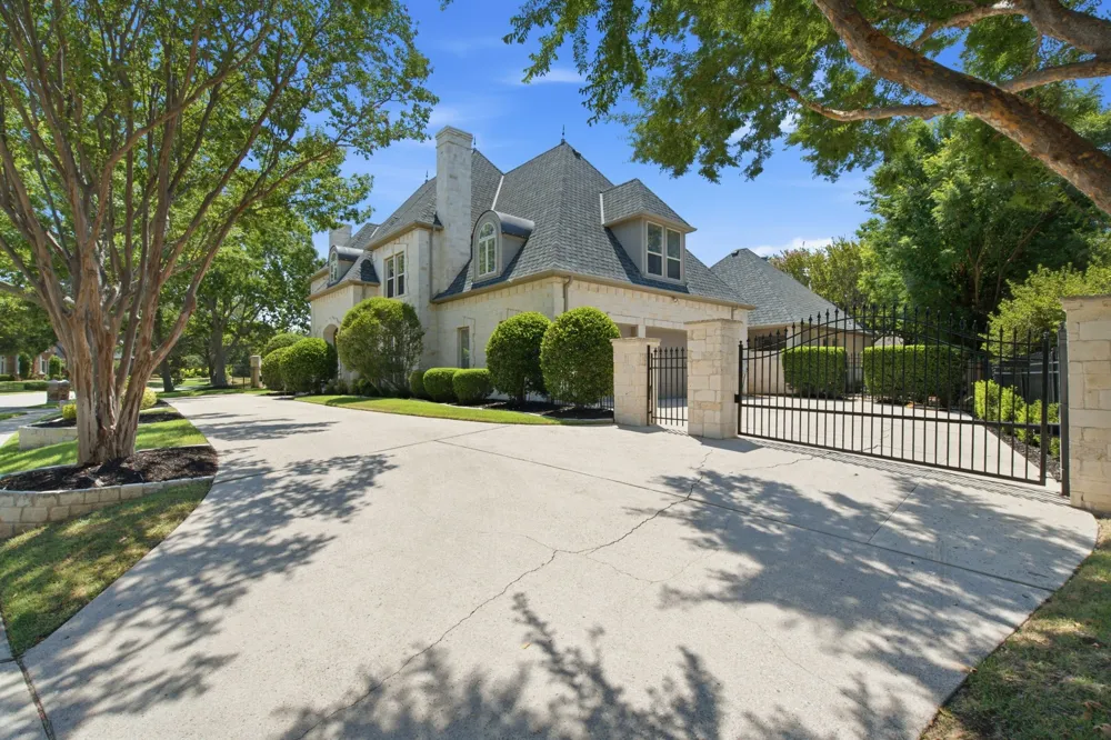 2001 Thames Trail Colleyville, TX 76034