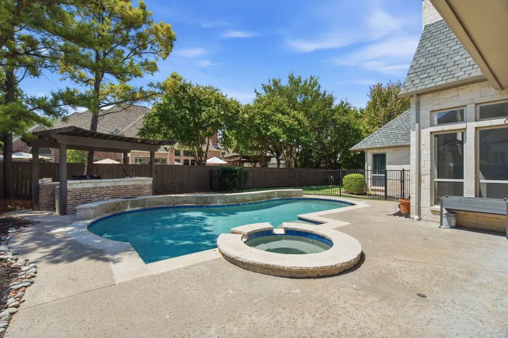 2001 Thames Trail Colleyville, TX 76034