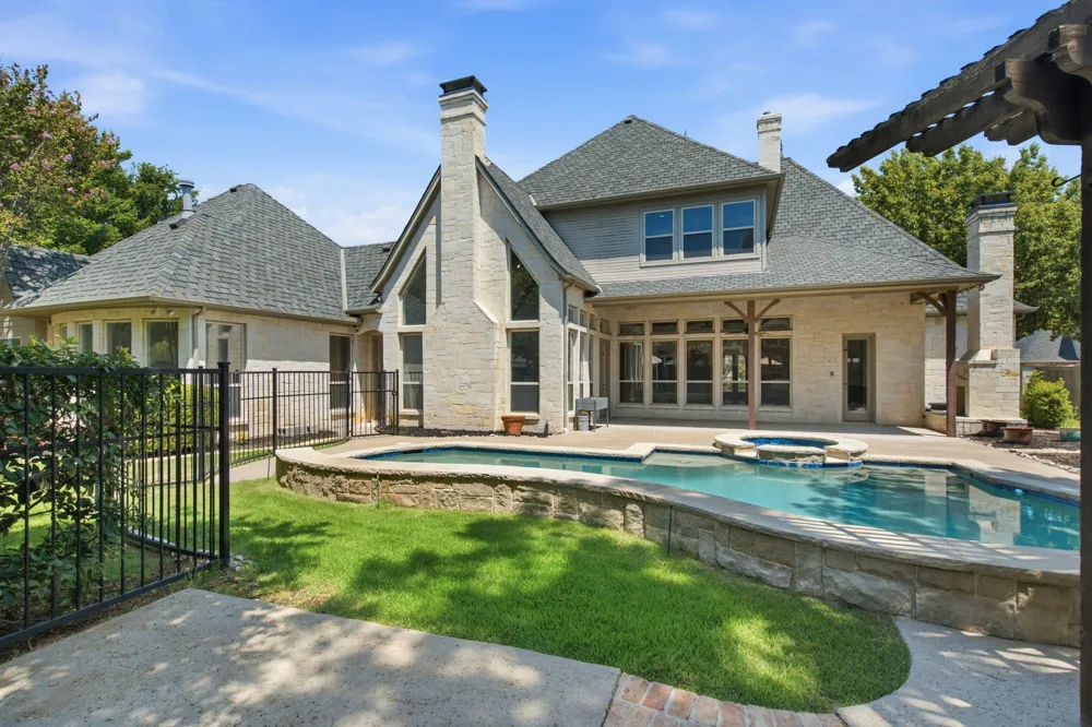 2001 Thames Trail Colleyville, TX 76034