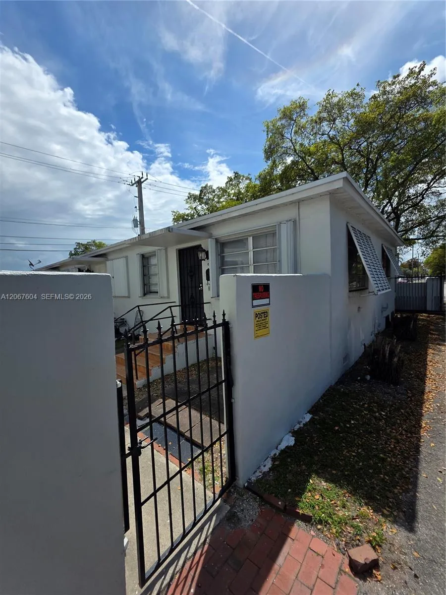 85 Esplanade Dr #C Miami Springs, FL 33166