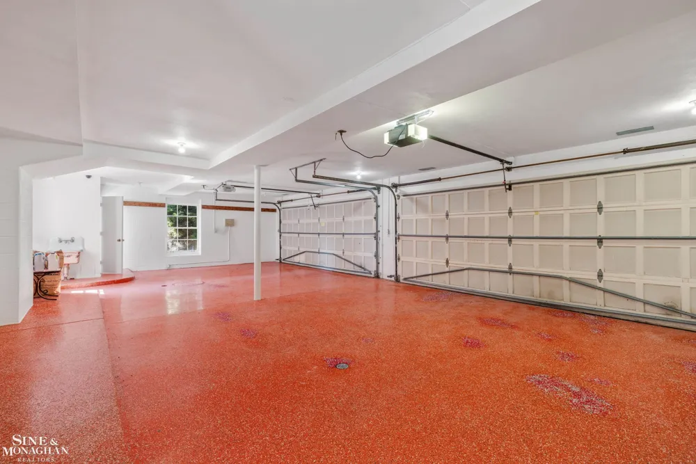 105 Lake Shore Road Grosse Pointe Farms City, MI 48236