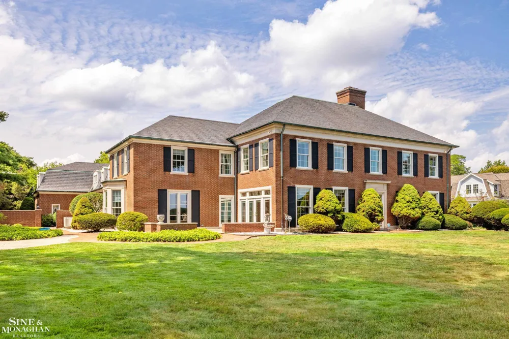 105 Lake Shore Road Grosse Pointe Farms City, MI 48236