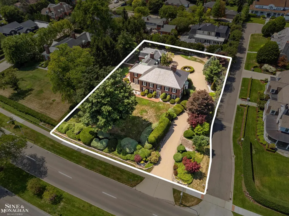 105 Lake Shore Road Grosse Pointe Farms City, MI 48236