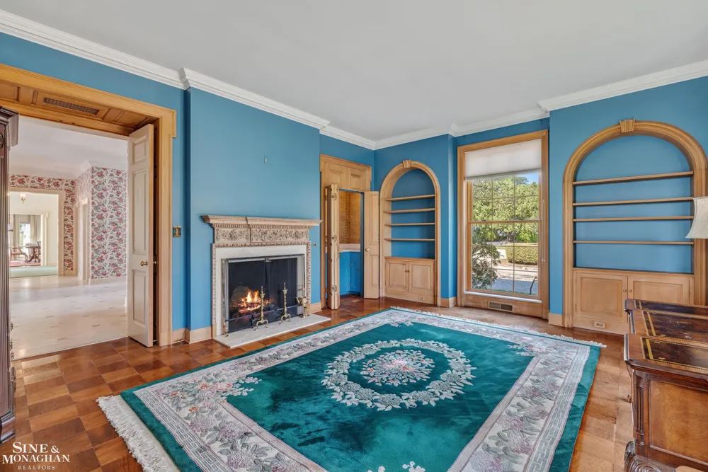 105 Lake Shore Road Grosse Pointe Farms City, MI 48236