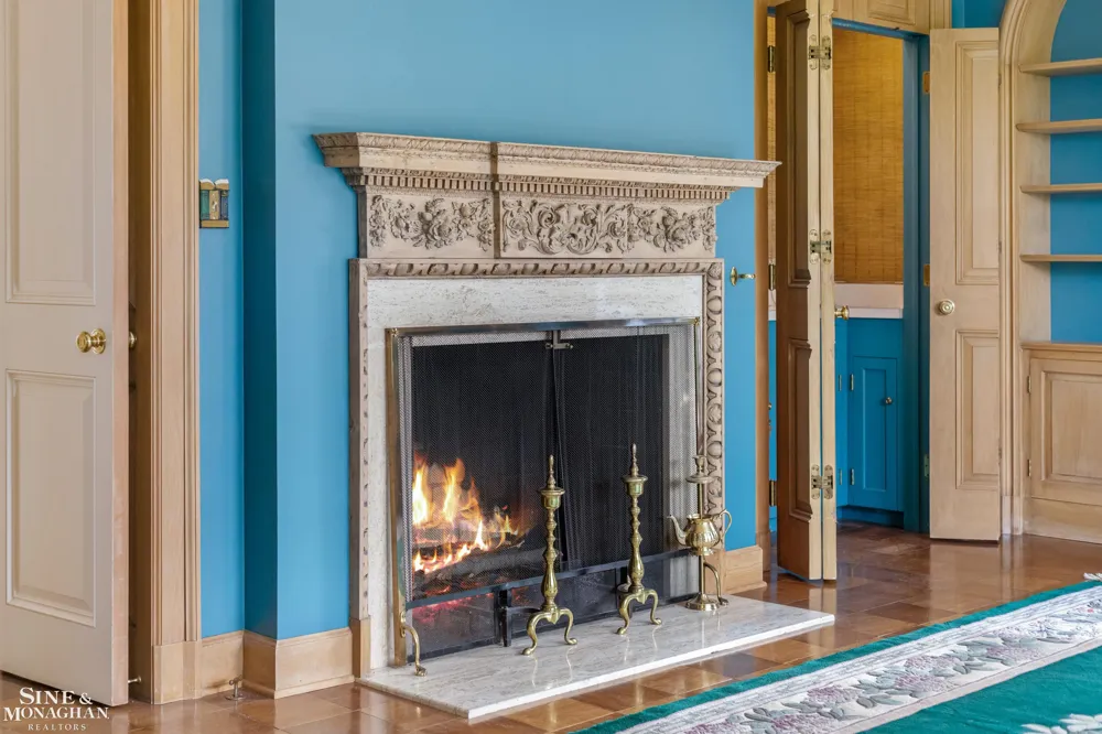 105 Lake Shore Road Grosse Pointe Farms City, MI 48236