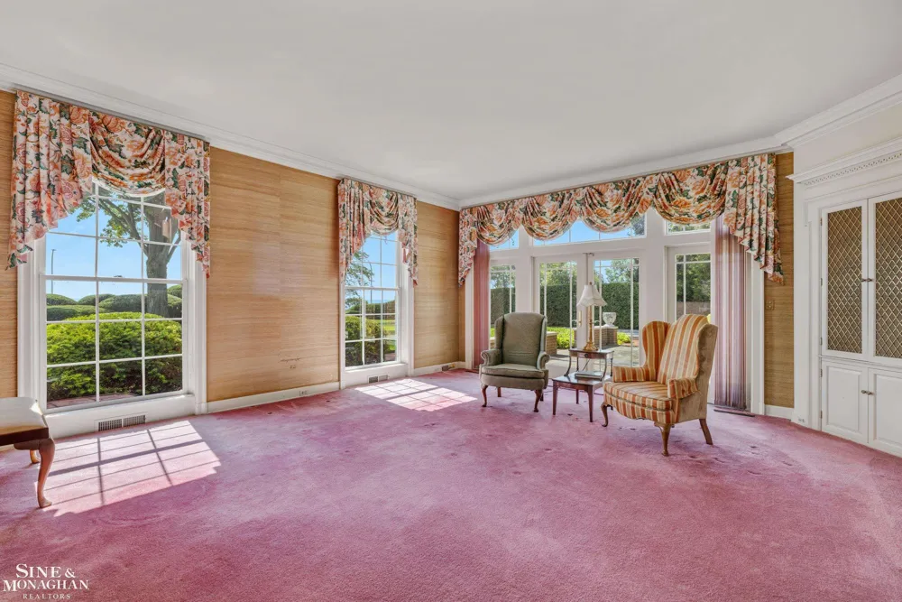 105 Lake Shore Road Grosse Pointe Farms City, MI 48236