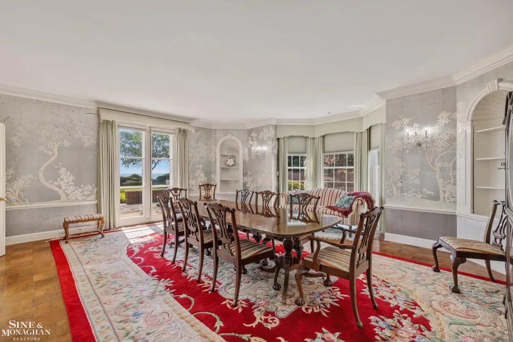 105 Lake Shore Road Grosse Pointe Farms City, MI 48236