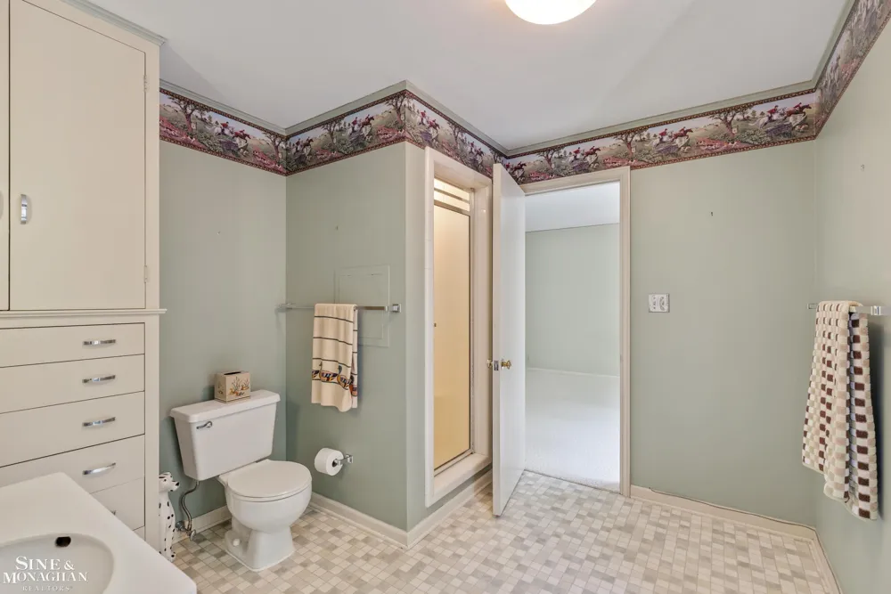 105 Lake Shore Road Grosse Pointe Farms City, MI 48236