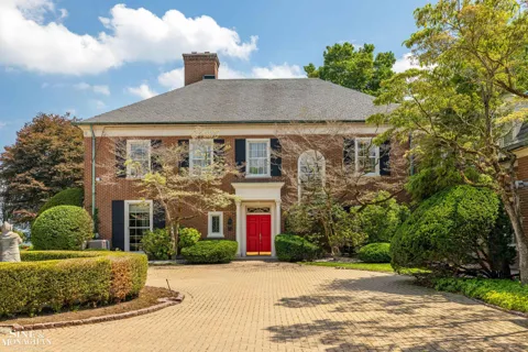 105 Lake Shore Road