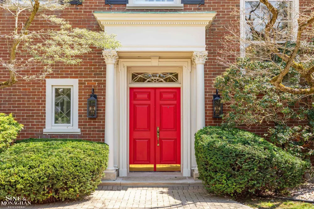 105 Lake Shore Road Grosse Pointe Farms City, MI 48236