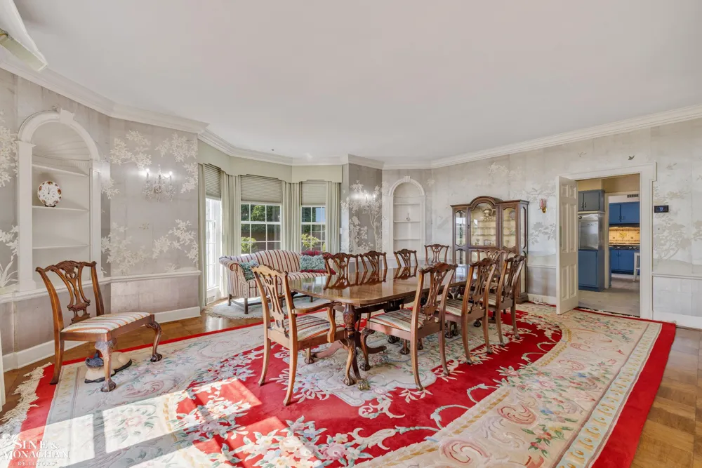 105 Lake Shore Road Grosse Pointe Farms City, MI 48236