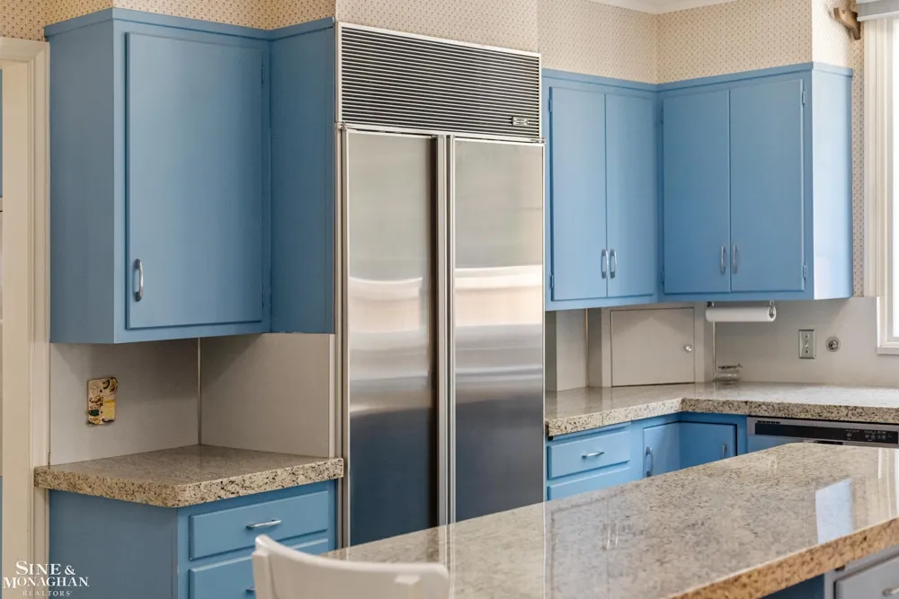 105 Lake Shore Road Grosse Pointe Farms City, MI 48236