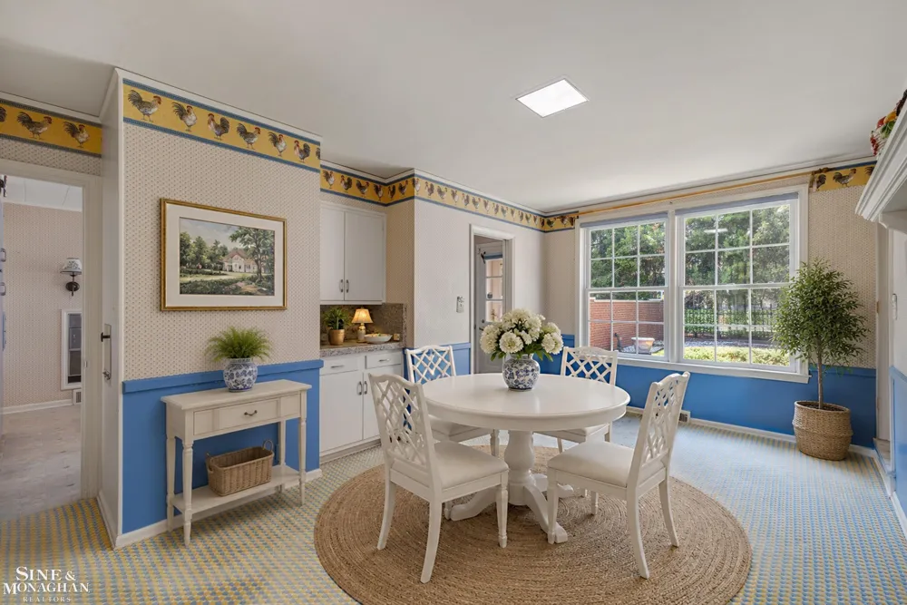 105 Lake Shore Road Grosse Pointe Farms City, MI 48236
