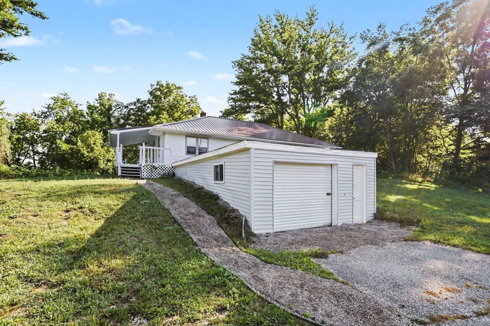 1582 Bakertown Road Buchanan, MI 49107