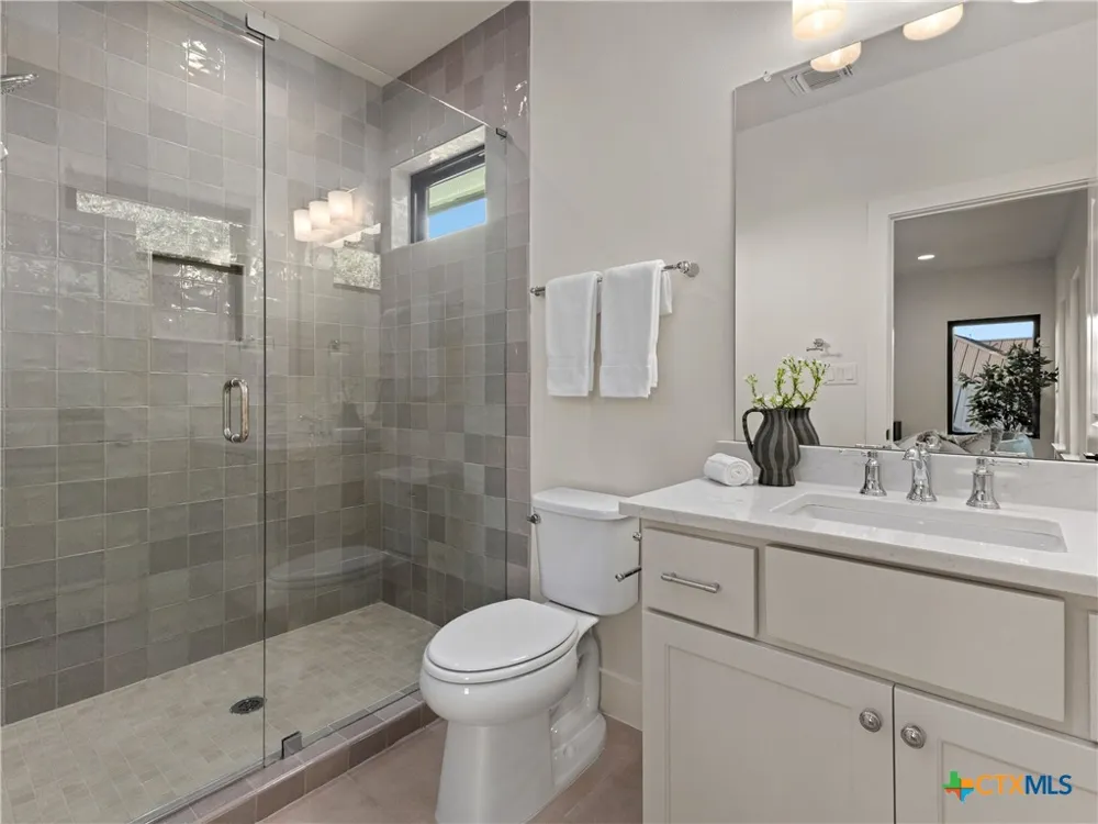 1317 Cats Eye Horseshoe Bay, TX 78657