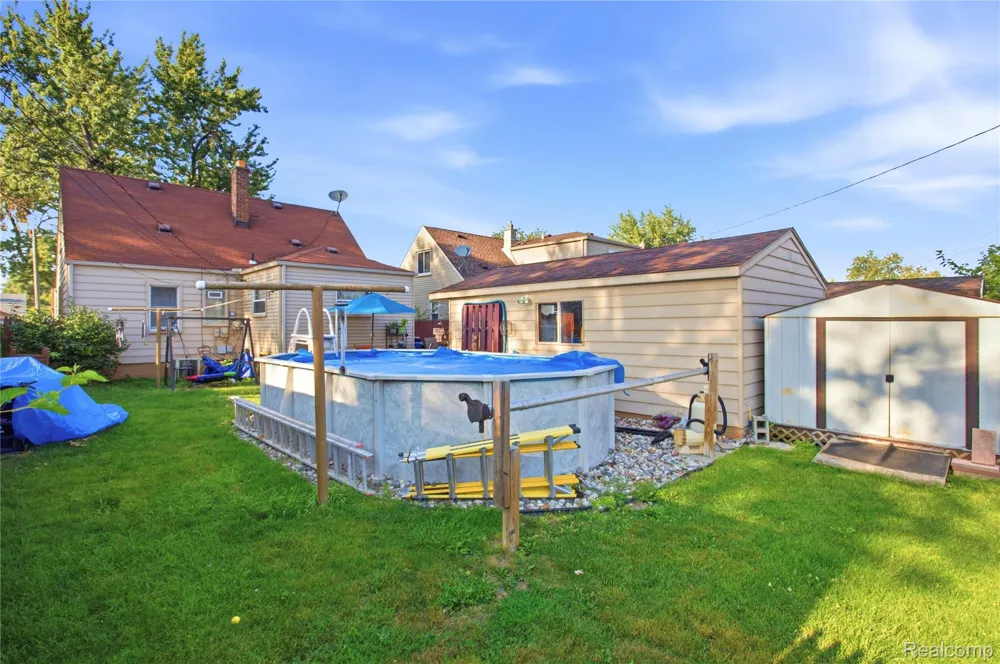 13491 Superior Street Southgate City, MI 48195
