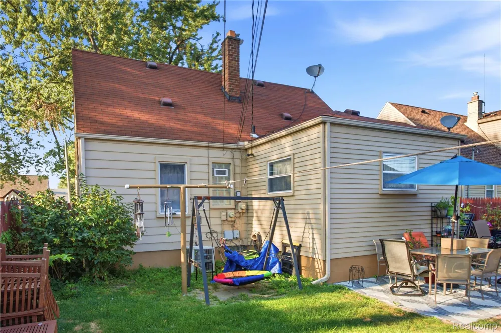 13491 Superior Street Southgate City, MI 48195