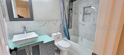 911 WASHINGTON AVENUE SW #118 Largo, FL 33770