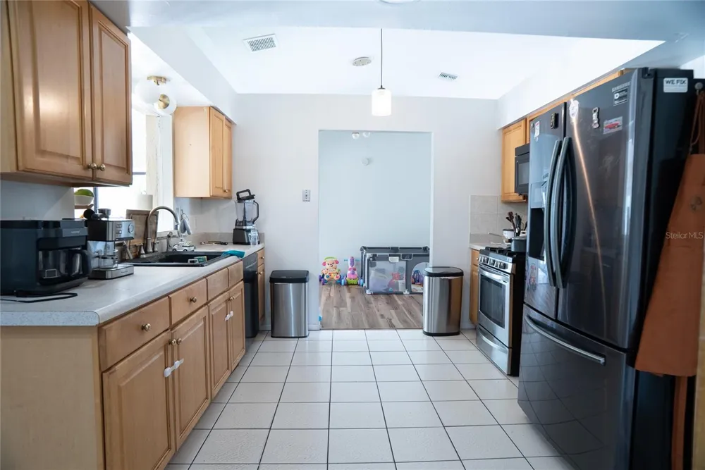 304 SHADOW OAK DRIVE Casselberry, FL 32707