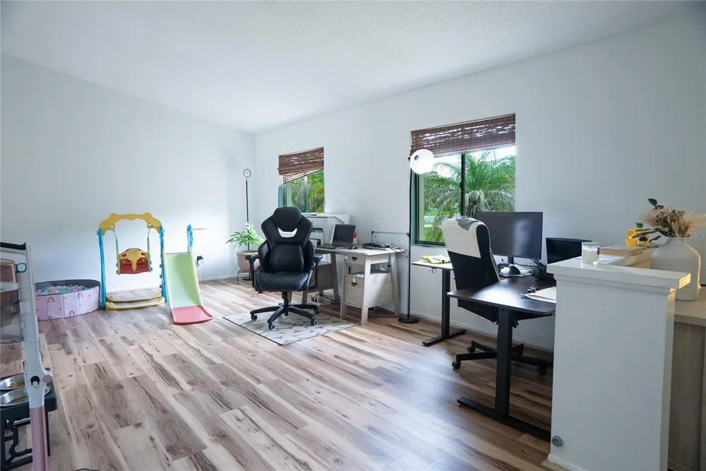 304 SHADOW OAK DRIVE Casselberry, FL 32707