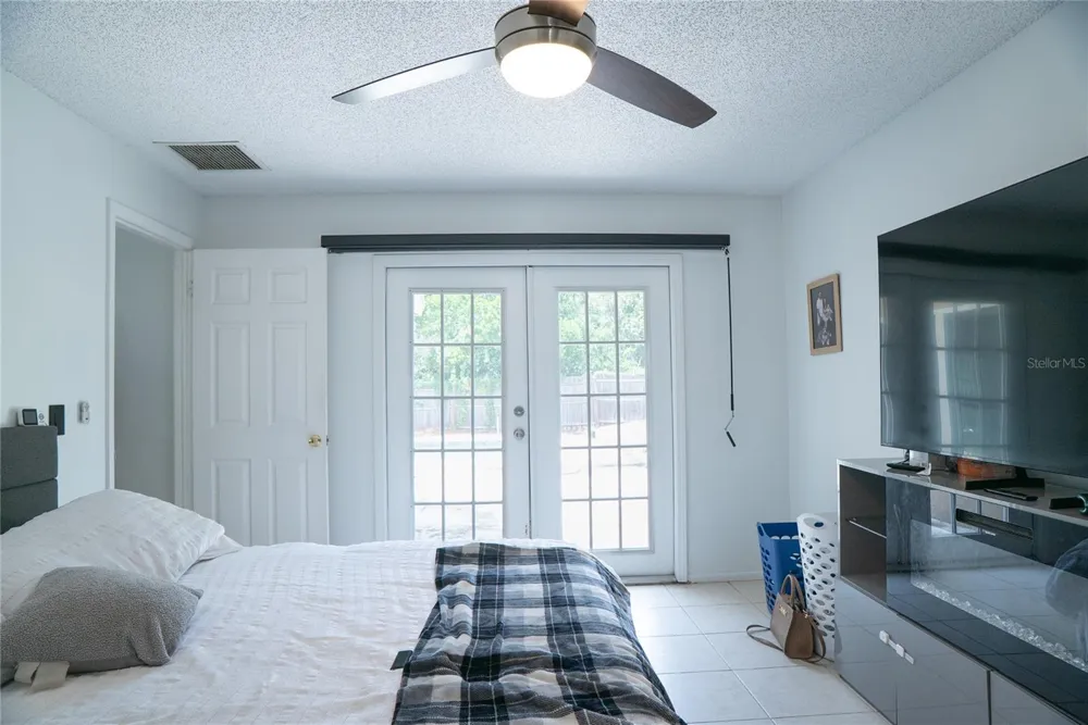 304 SHADOW OAK DRIVE Casselberry, FL 32707