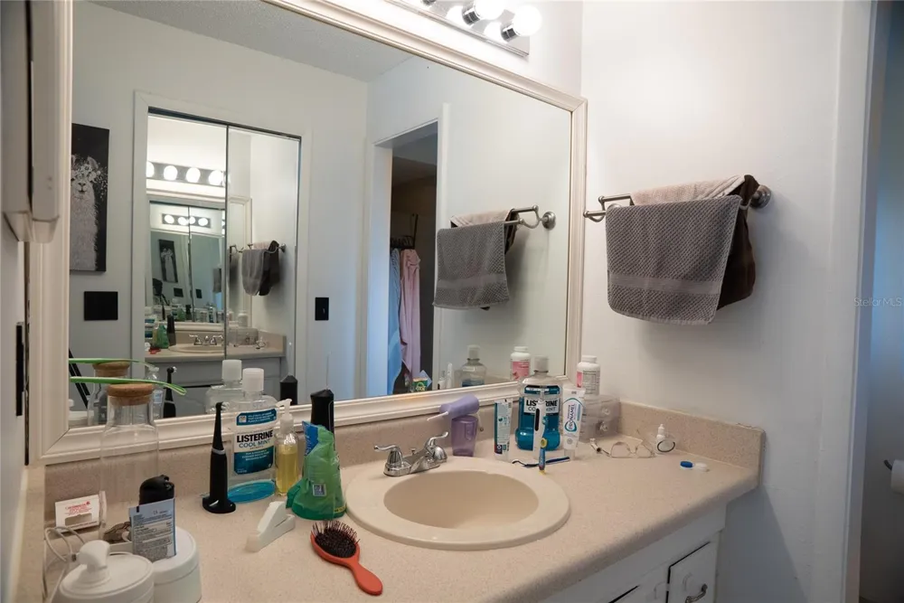 304 SHADOW OAK DRIVE Casselberry, FL 32707