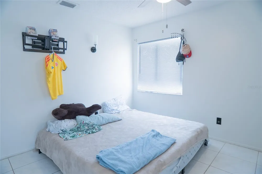 304 SHADOW OAK DRIVE Casselberry, FL 32707