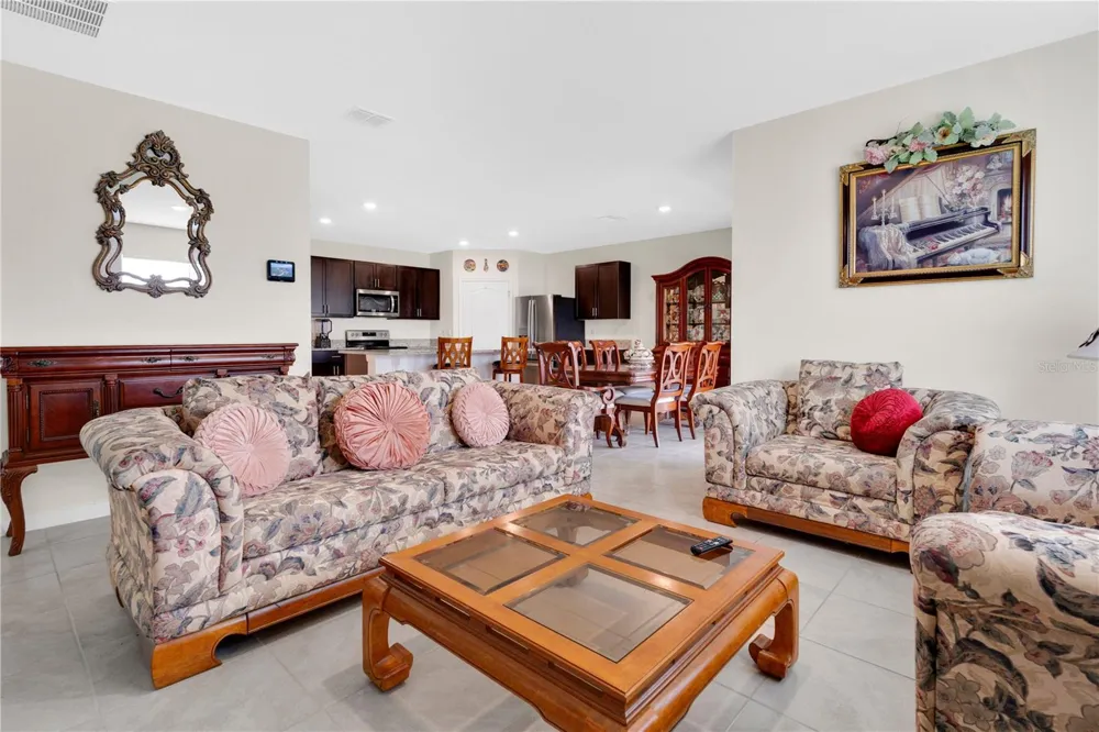 1735 PARK SIDE AVENUE Kissimmee, FL 34744