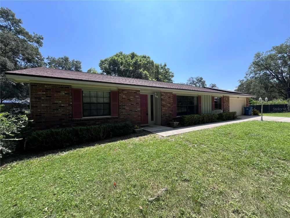 2117 YORKSHIRE DRIVE Deland, FL 32724