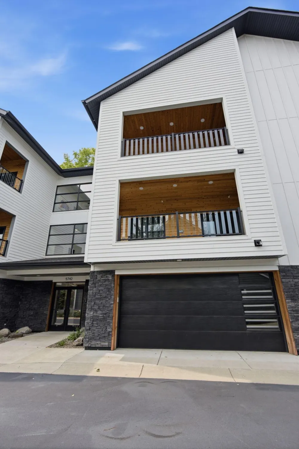 5742 Shady Oak Road S #7 Minnetonka, MN 55343