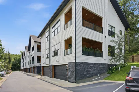 5742 Shady Oak Road S #7