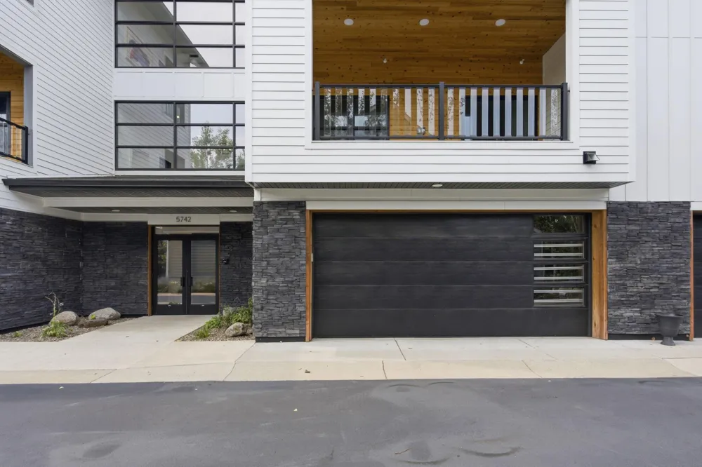 5742 Shady Oak Road S #7 Minnetonka, MN 55343