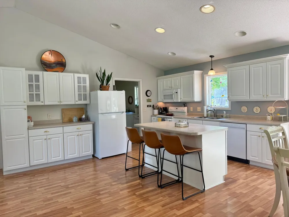 19400 Woodland Circle Detroit Lakes, MN 56501