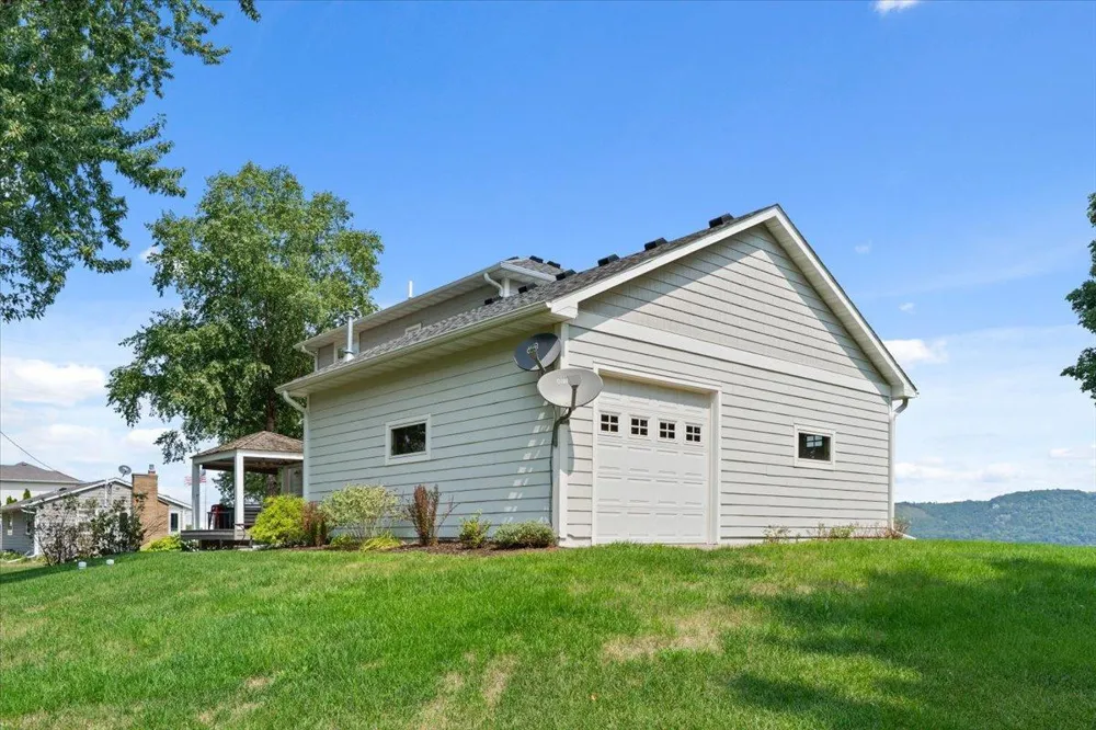 32297 Lakeview Drive Lake City, MN 55041