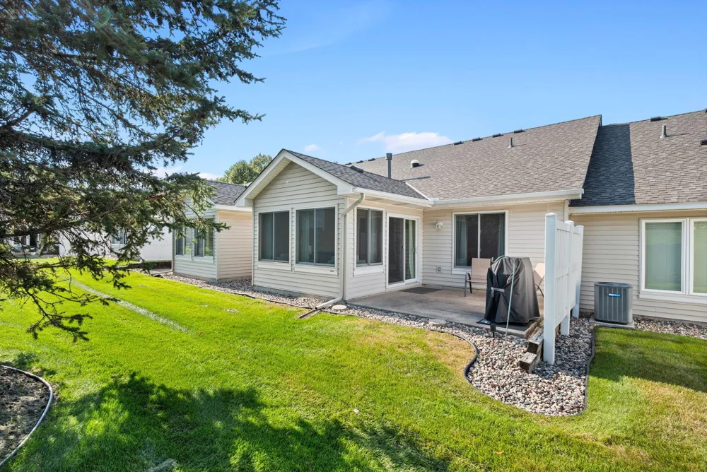 6313 Brook Lane Savage, MN 55378