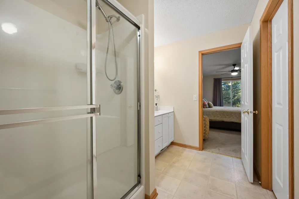 6313 Brook Lane Savage, MN 55378
