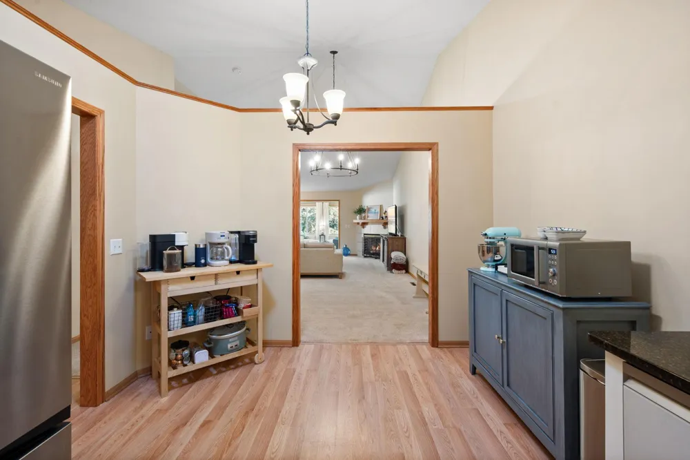 6313 Brook Lane Savage, MN 55378