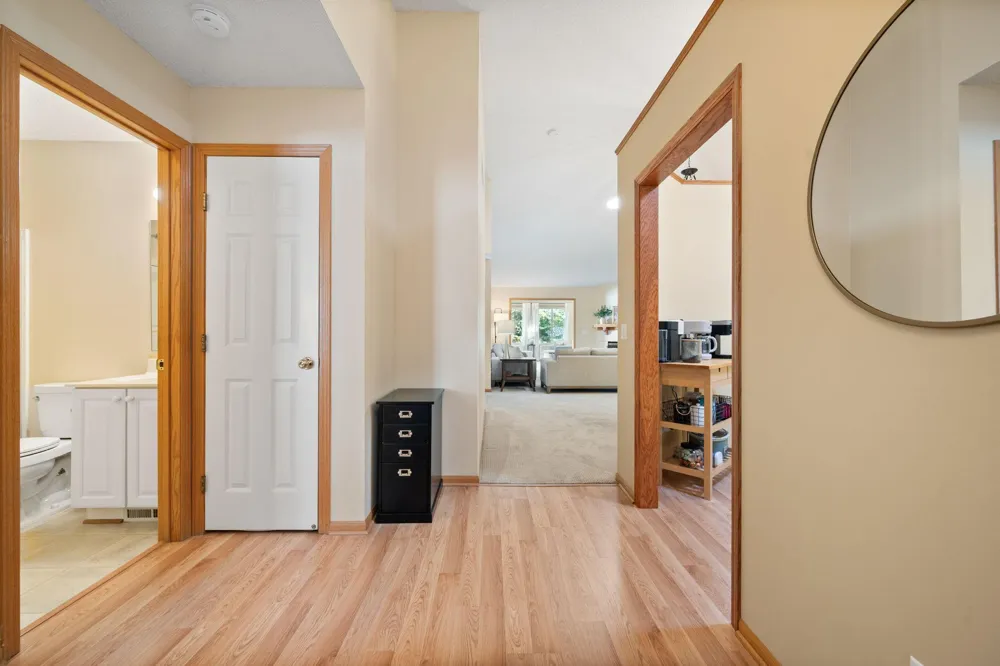 6313 Brook Lane Savage, MN 55378