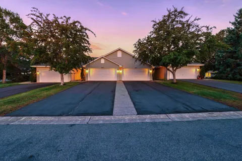 6313 Brook Lane