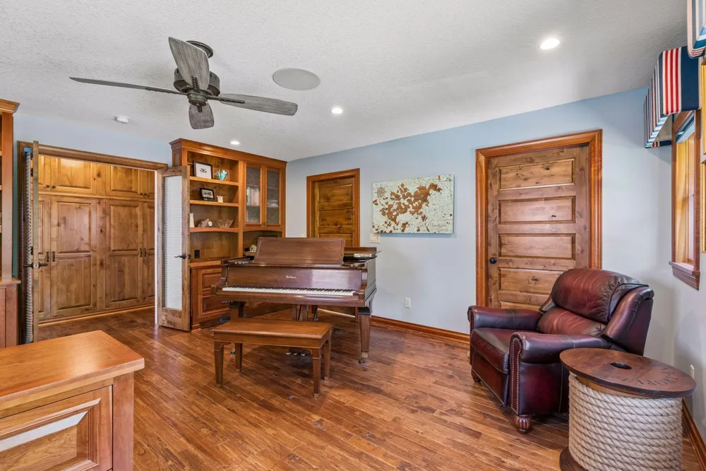 4941 Island View Drive Mound, MN 55364