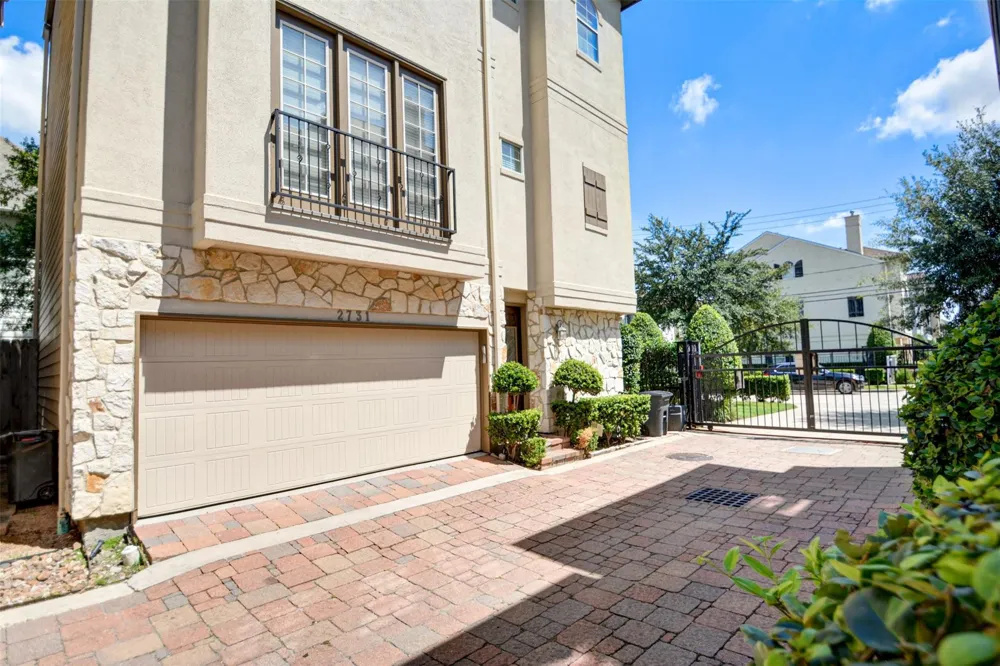 2731 Sherwin Street Houston, TX 77007
