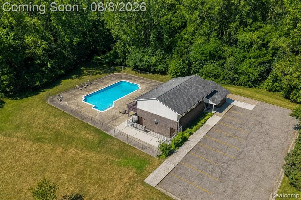 8358 Lakeview Court Ypsilanti, MI 48198