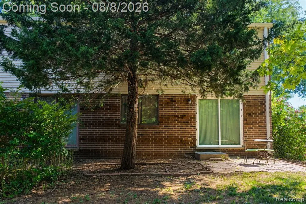 8358 Lakeview Court Ypsilanti, MI 48198