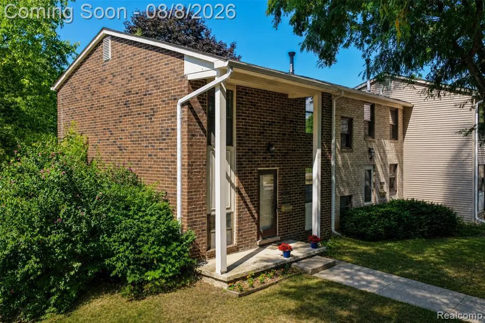 8358 Lakeview Court Ypsilanti, MI 48198