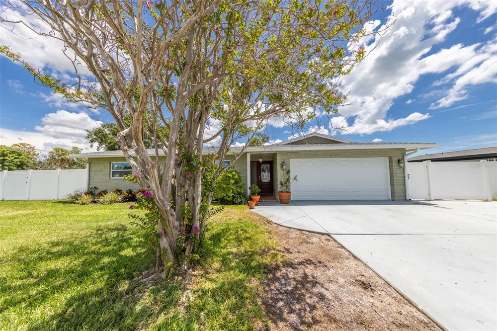 11602 GROVE STREET Seminole, FL 33772