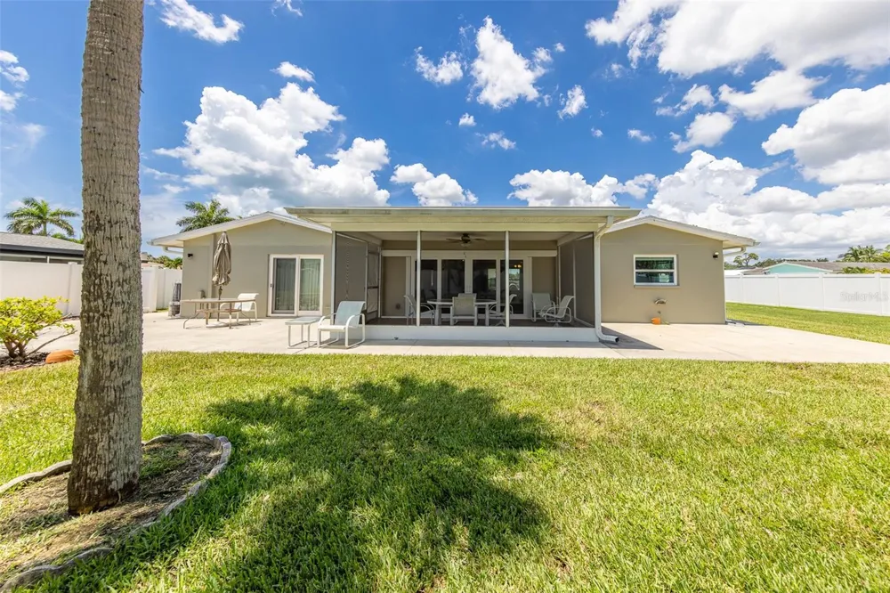 11602 GROVE STREET Seminole, FL 33772