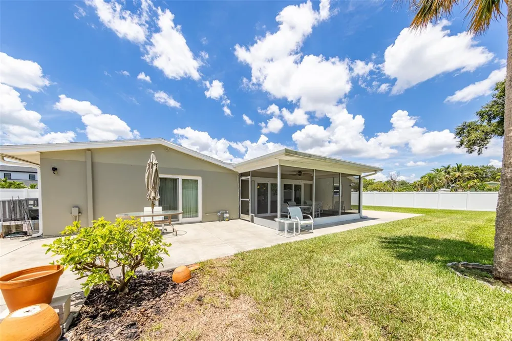 11602 GROVE STREET Seminole, FL 33772