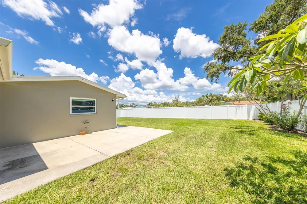 11602 GROVE STREET Seminole, FL 33772