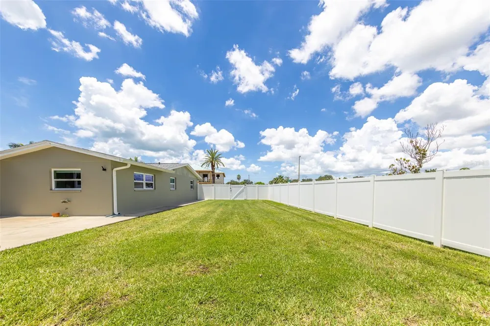11602 GROVE STREET Seminole, FL 33772